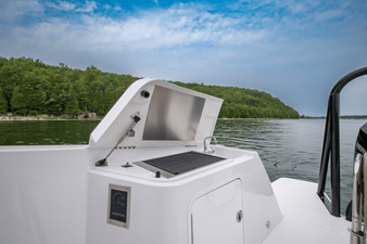 2027 Cruisers Yachts 38 VTR EC 11