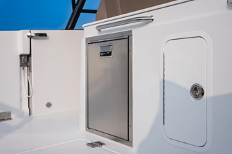 2027 Cruisers Yachts 38 VTR EC 13