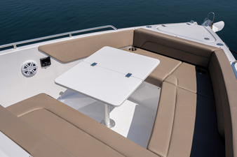 2027 Cruisers Yachts 38 VTR EC 28