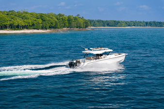 2027 Cruisers Yachts 38 VTR EC 37