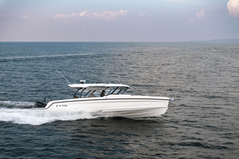 2027 Cruisers Yachts 38 VTR EC 40