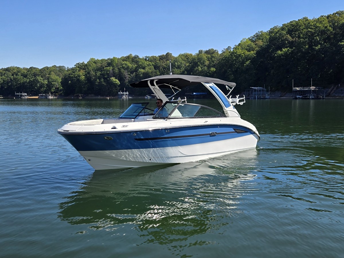 2027 Sea Ray SDX 250 Surf 2
