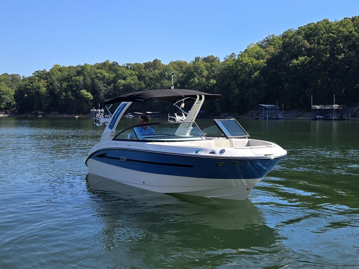 2027 Sea Ray SDX 250 Surf 4