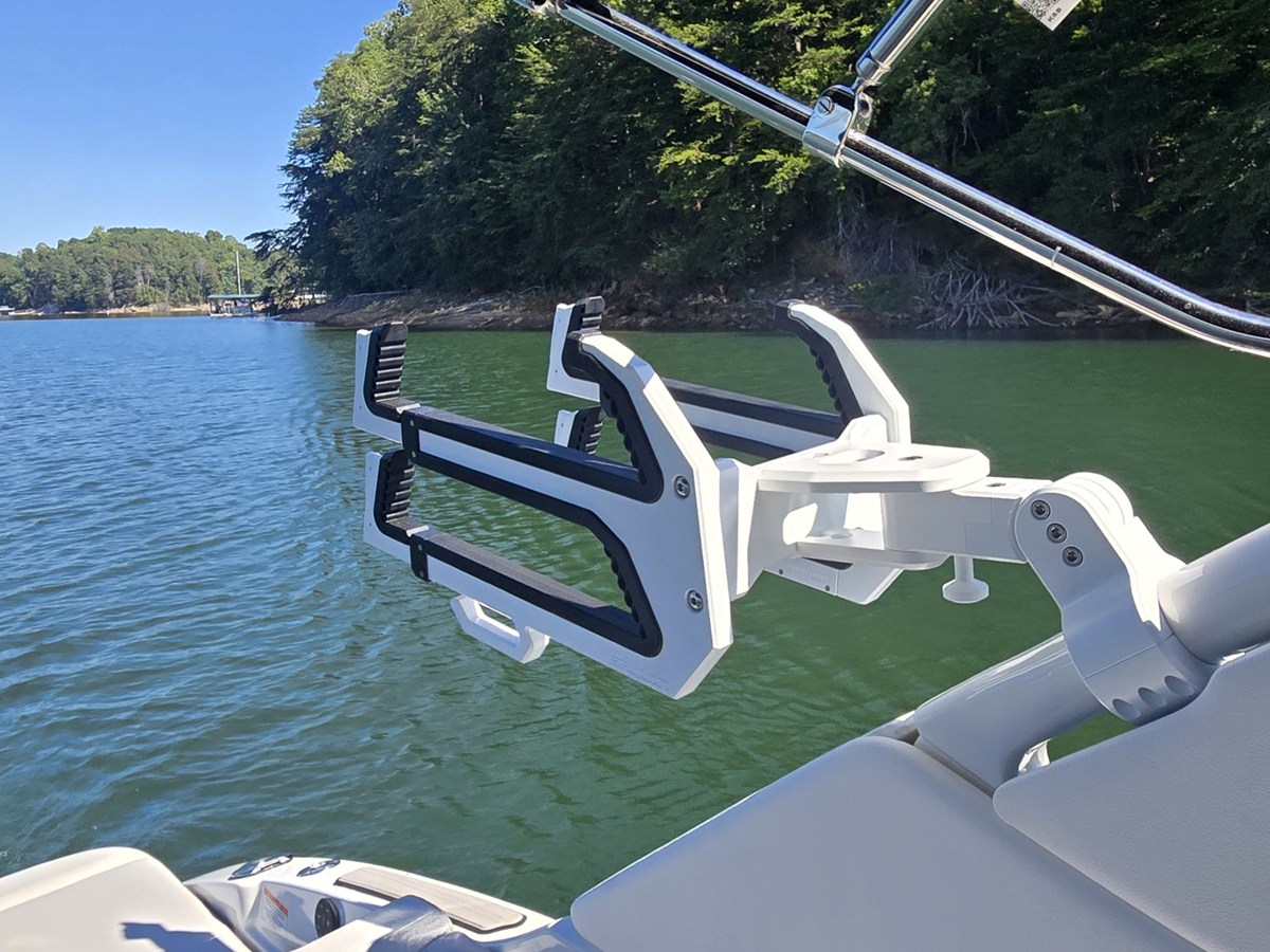2027 Sea Ray SDX 250 Surf 25