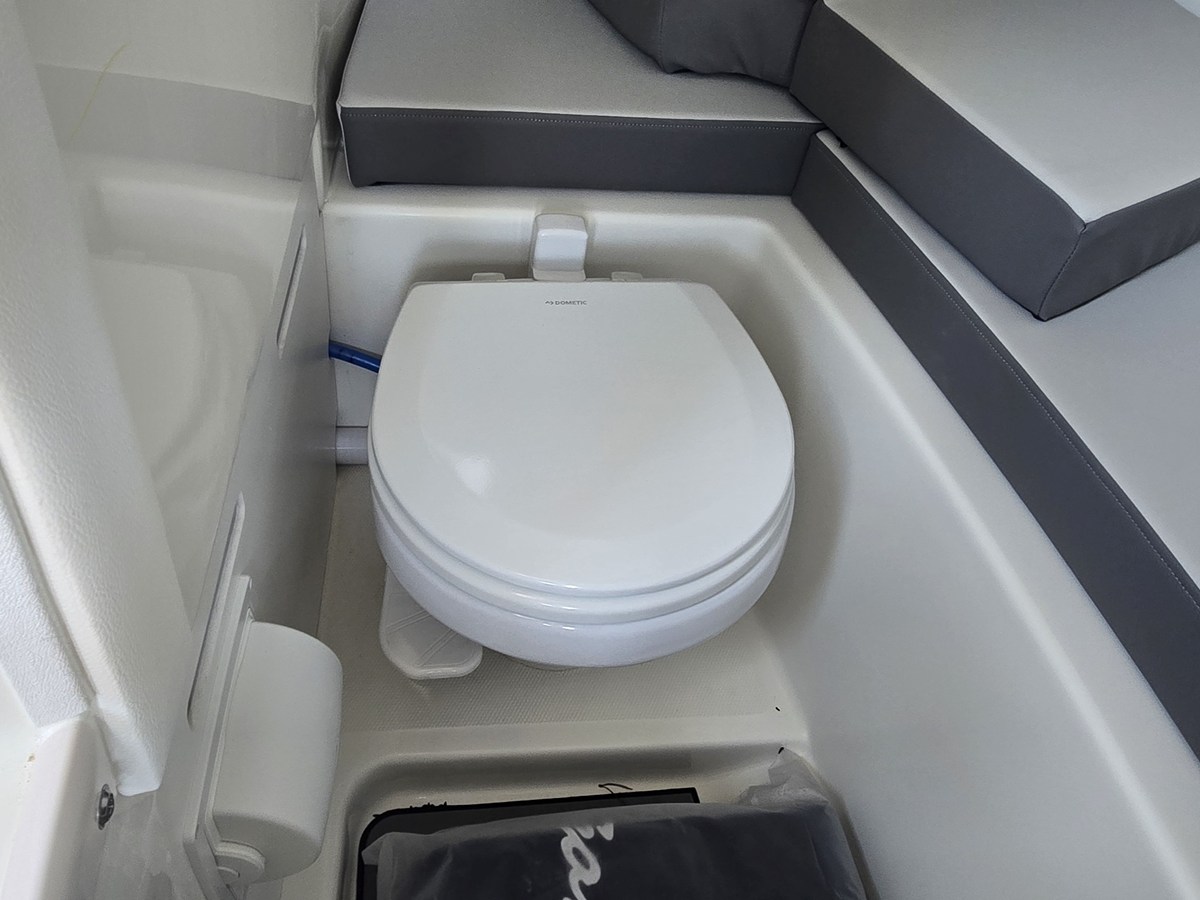 2027 Sea Ray SDX 250 Surf 31