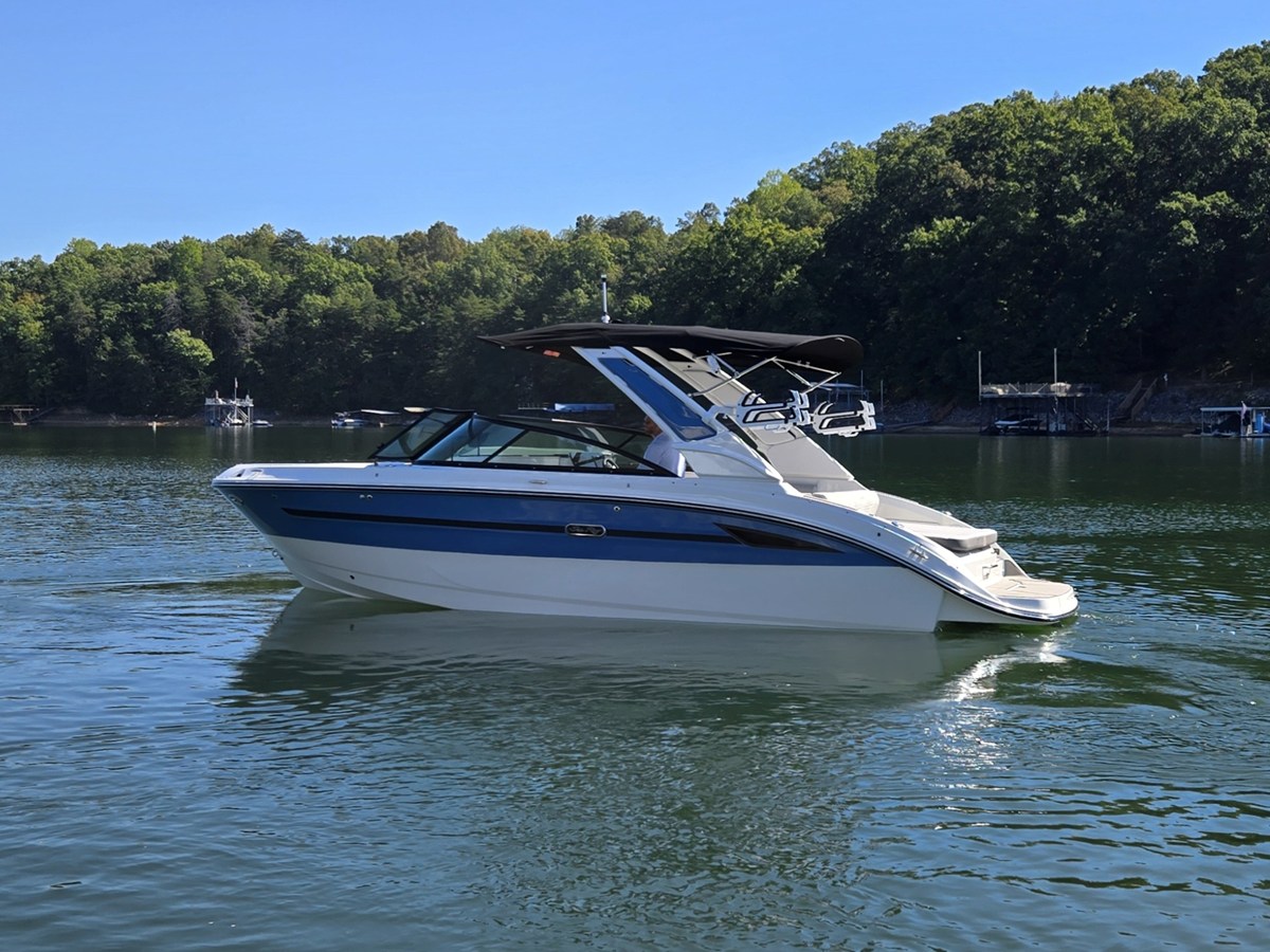 2027 Sea Ray SDX 250 Surf 44