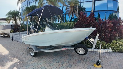 Boston Whaler 130 Super Sport 2 2027 Boston Whaler 130 Super Sport 3