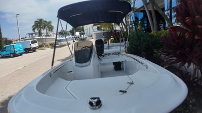 Boston Whaler 130 Super Sport 8 2027 Boston Whaler 130 Super Sport 9