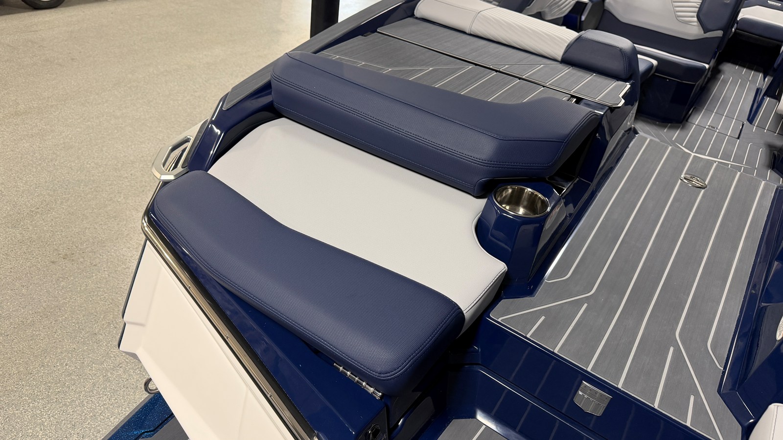 2027 Mastercraft X23 13