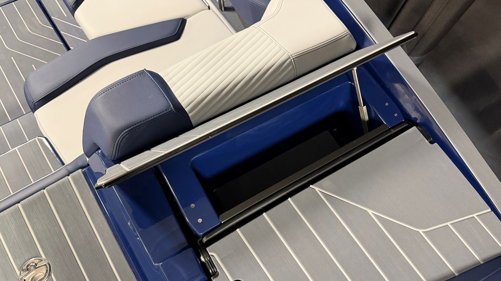 2027 Mastercraft X23 21