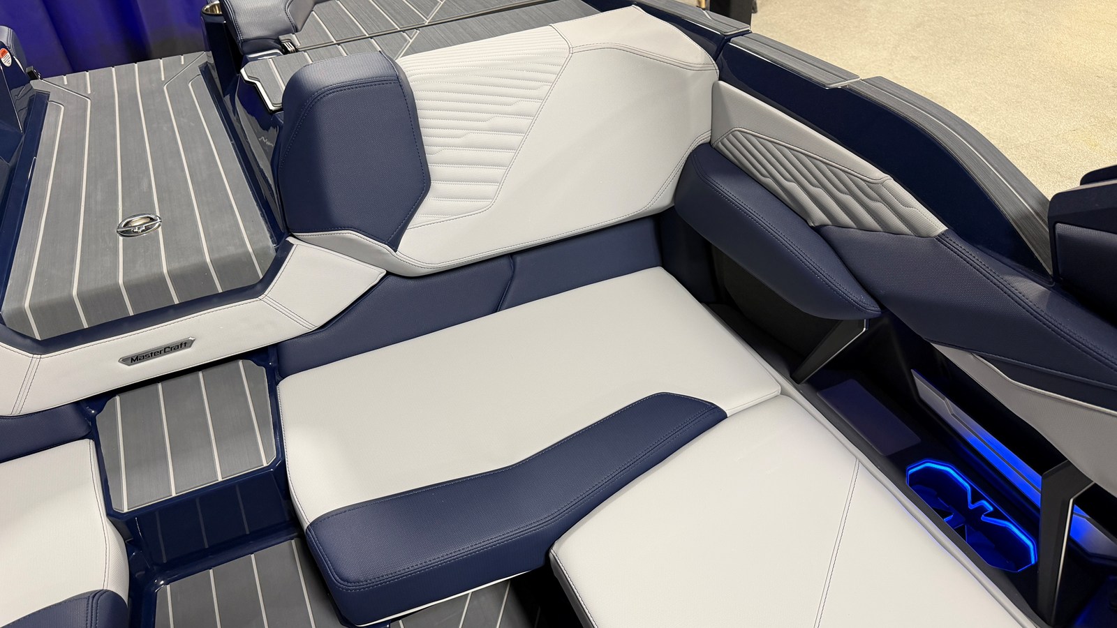 2027 Mastercraft X23 38