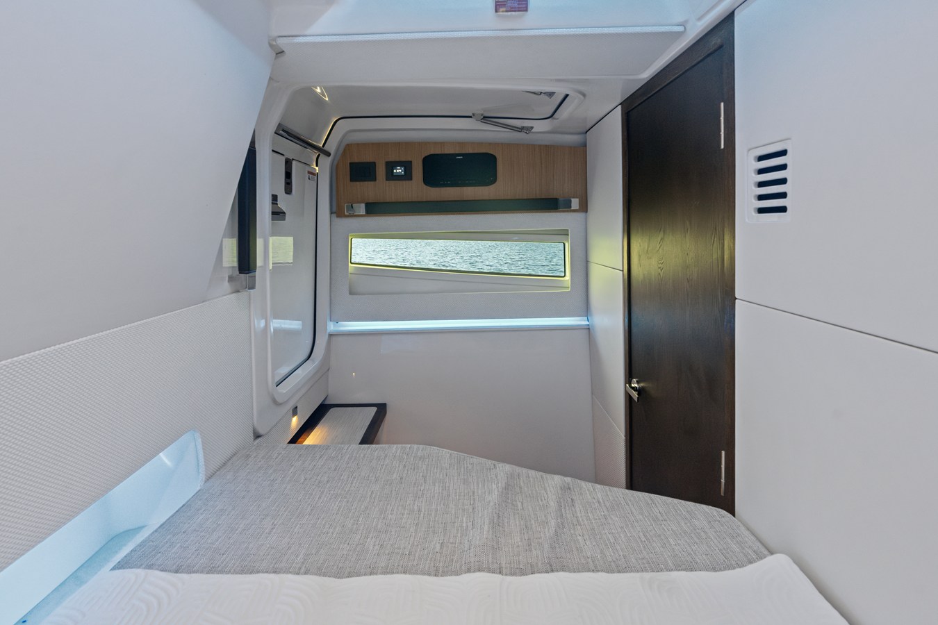 2027 Ducari 37 XIV 11