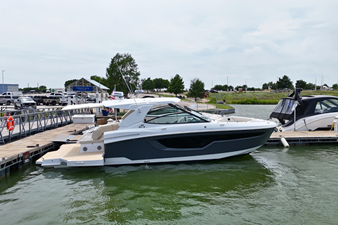 Cruisers Yachts 38 GLS 0 2026 Cruisers Yachts 38 GLS 1