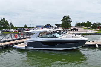 Cruisers Yachts 38 GLS 1 2026 Cruisers Yachts 38 GLS 2