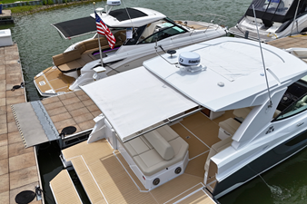 Cruisers Yachts 38 GLS 6 2026 Cruisers Yachts 38 GLS 7
