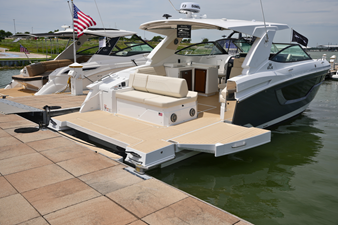 Cruisers Yachts 38 GLS 8 2026 Cruisers Yachts 38 GLS 9
