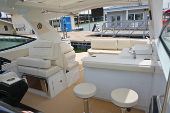 Cruisers Yachts 38 GLS 32 2026 Cruisers Yachts 38 GLS 33
