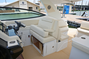 Cruisers Yachts 38 GLS 37 2026 Cruisers Yachts 38 GLS 38