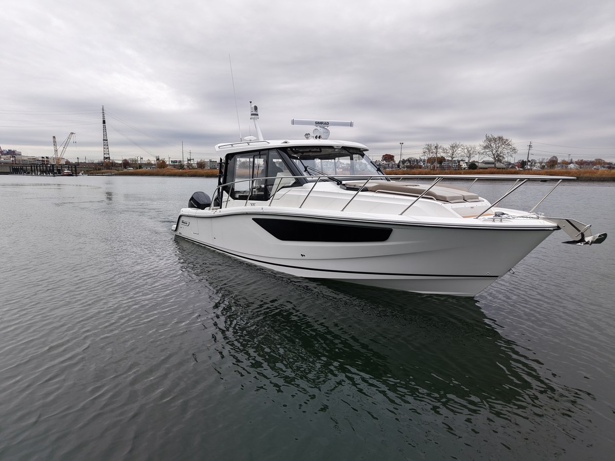 2026 Boston Whaler 365 Conquest 4