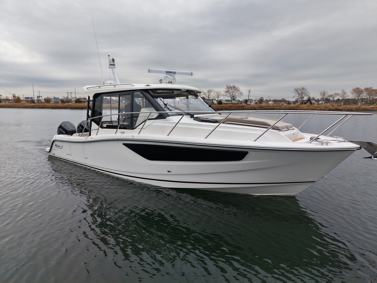 2026 Boston Whaler 365 Conquest 5