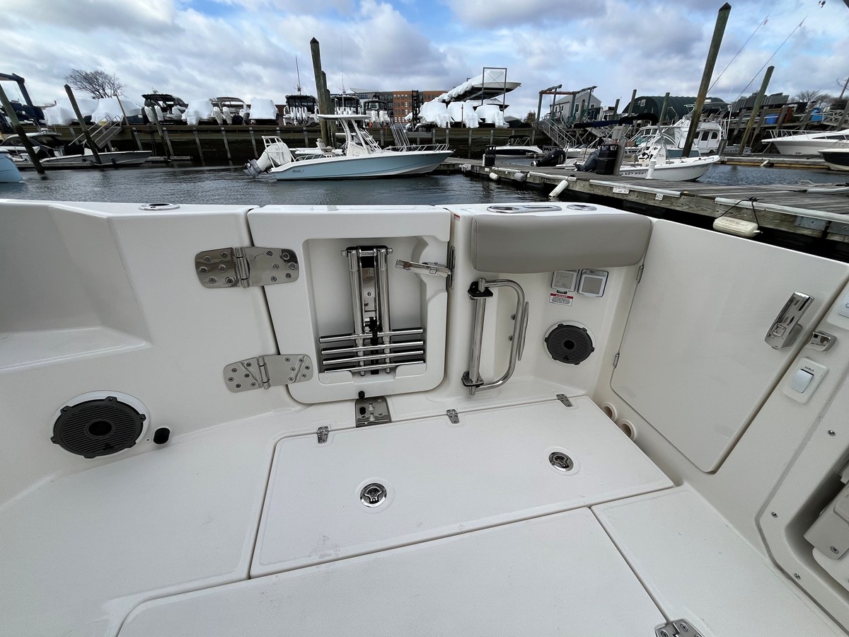 2026 Boston Whaler 365 Conquest 20