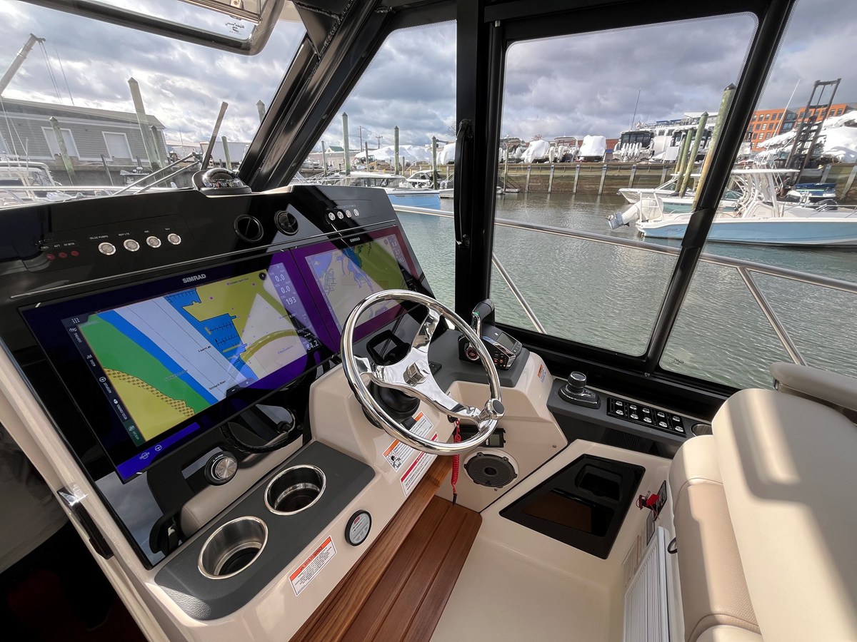 2026 Boston Whaler 365 Conquest 31