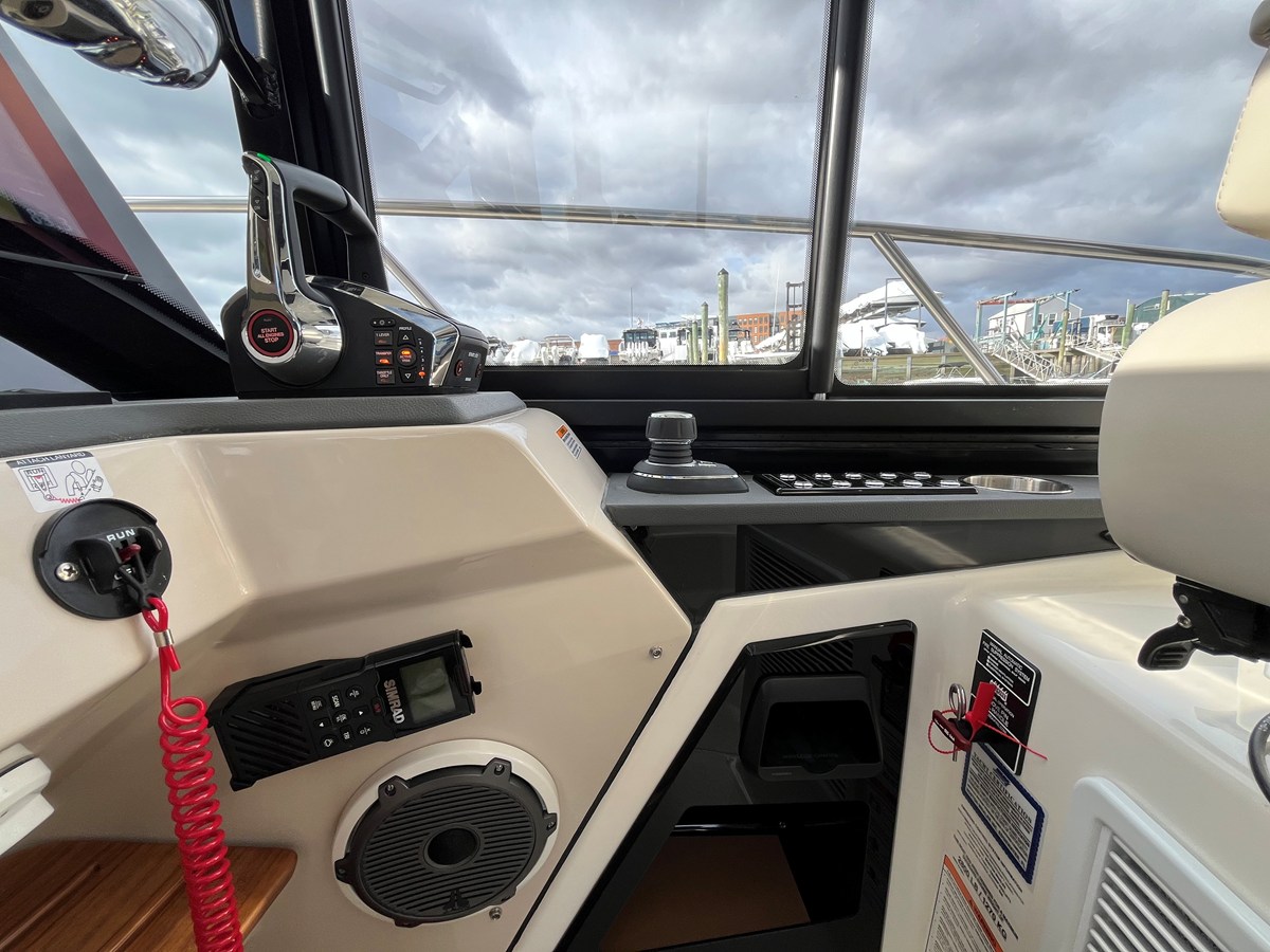 2026 Boston Whaler 365 Conquest 33