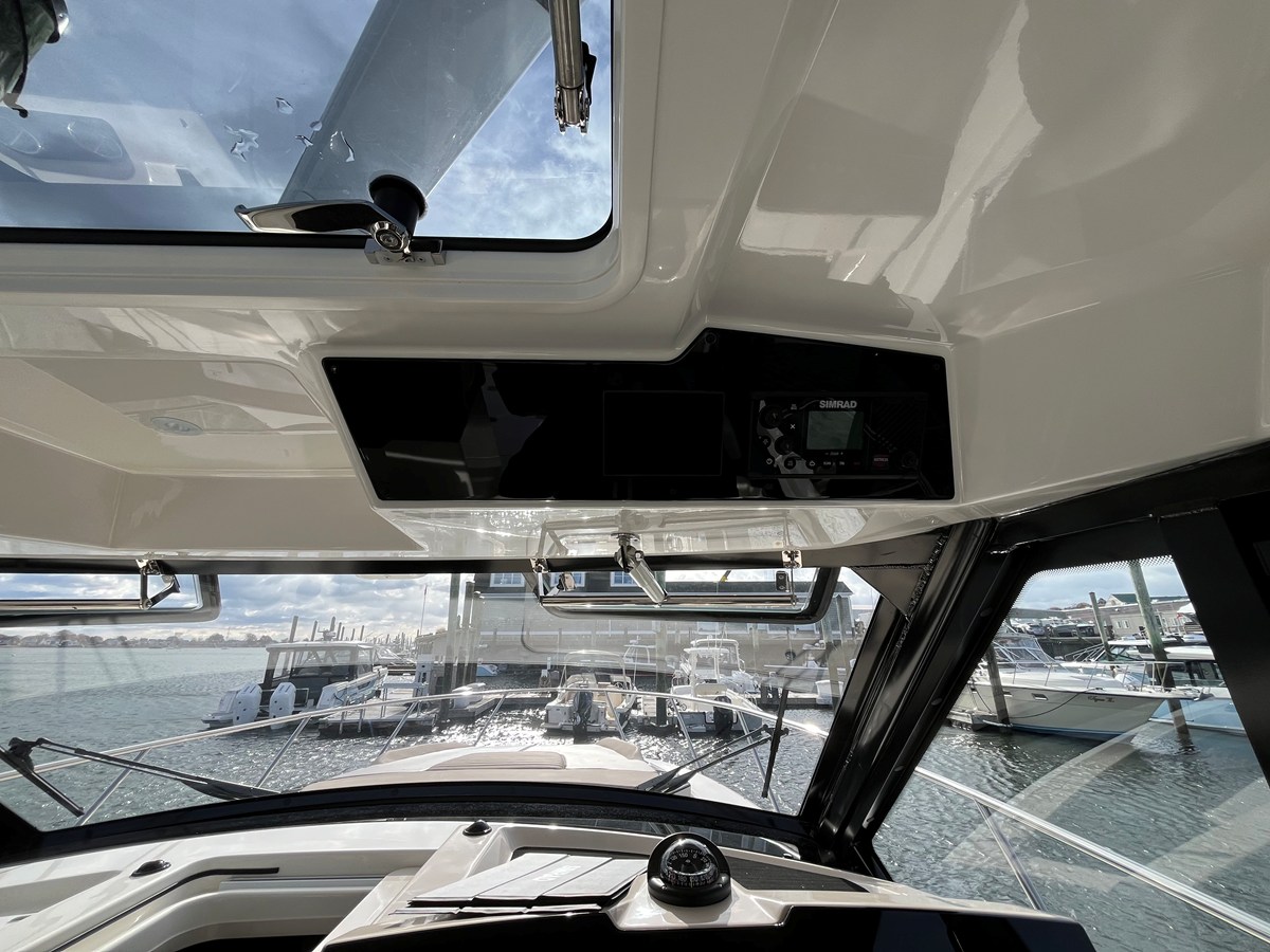 2026 Boston Whaler 365 Conquest 35