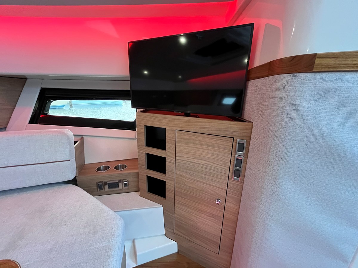 2026 Boston Whaler 365 Conquest 40