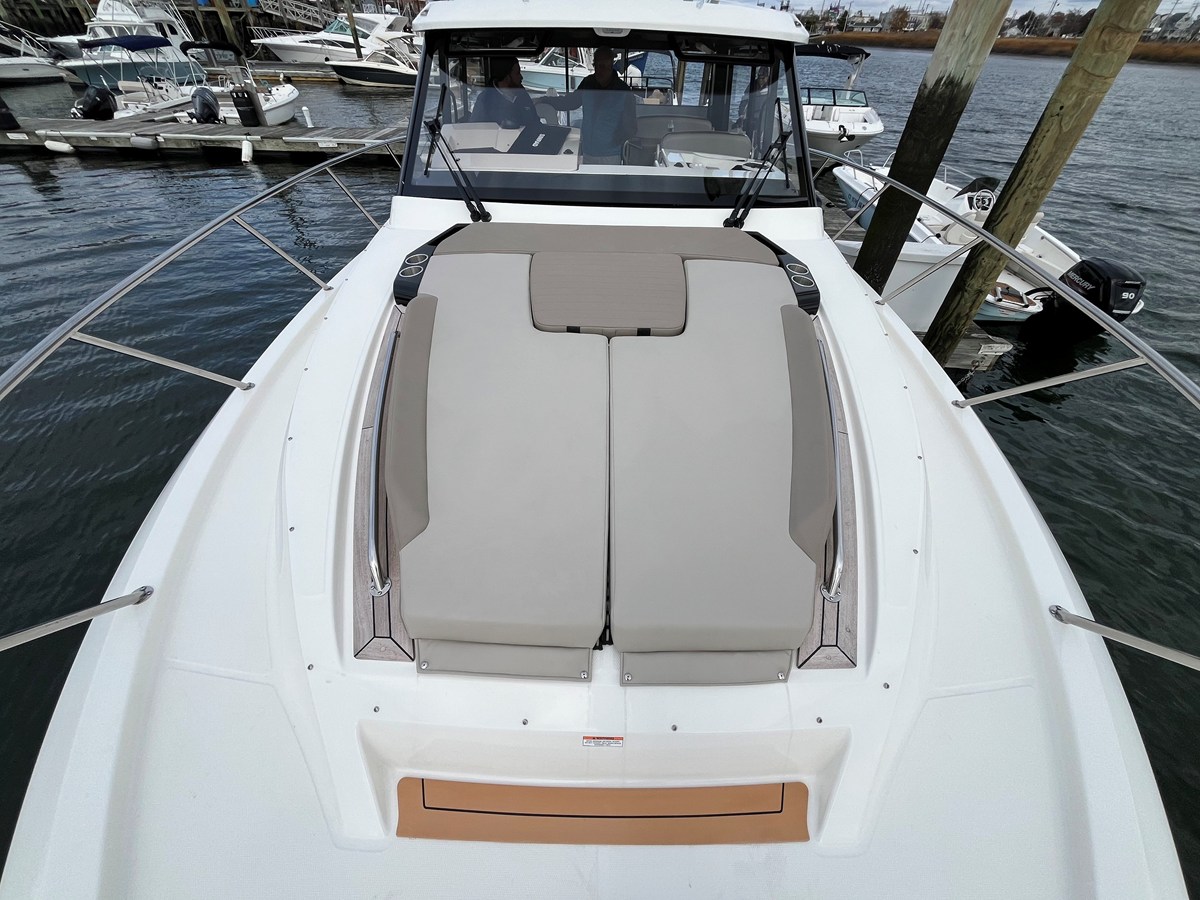 2026 Boston Whaler 365 Conquest 56