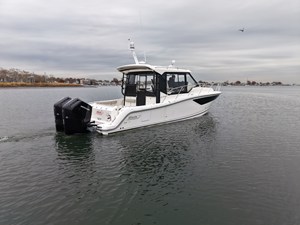 Boston Whaler 365 Conquest 2 2026 Boston Whaler 365 Conquest 3