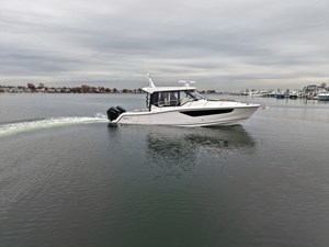 2026 Boston Whaler 365 Conquest 9