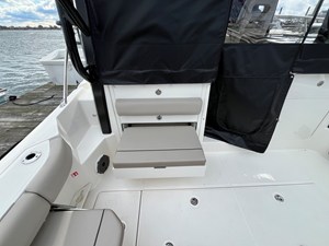 2026 Boston Whaler 365 Conquest 18
