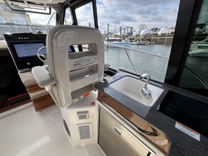 2026 Boston Whaler 365 Conquest 28