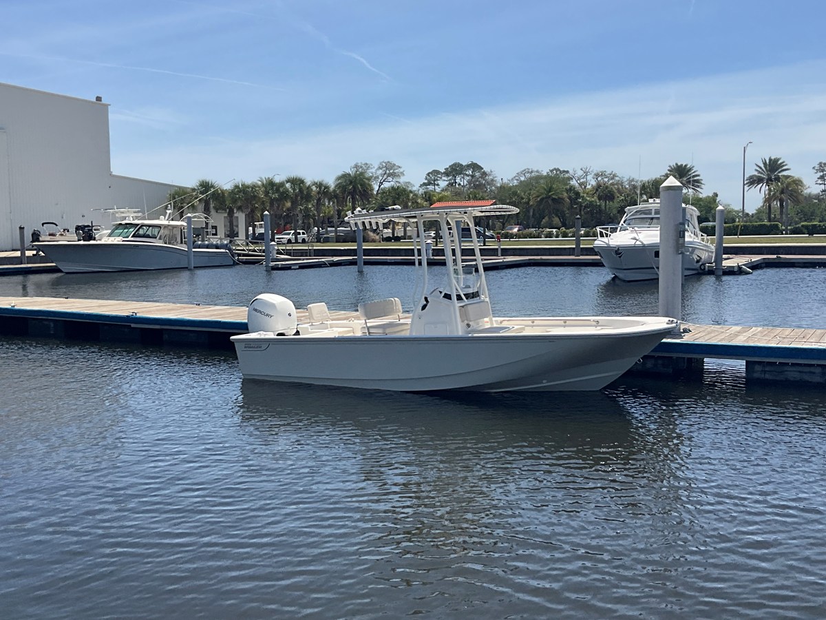 2026 Boston Whaler 190 Montauk 2