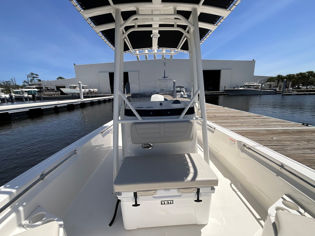 2026 Boston Whaler 190 Montauk 16