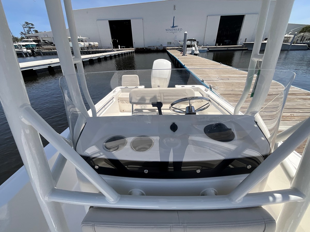 2026 Boston Whaler 190 Montauk 17