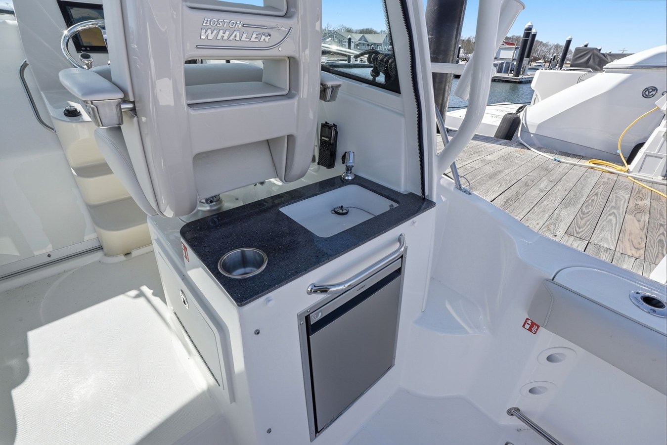 2026 Boston Whaler 285 Conquest 12