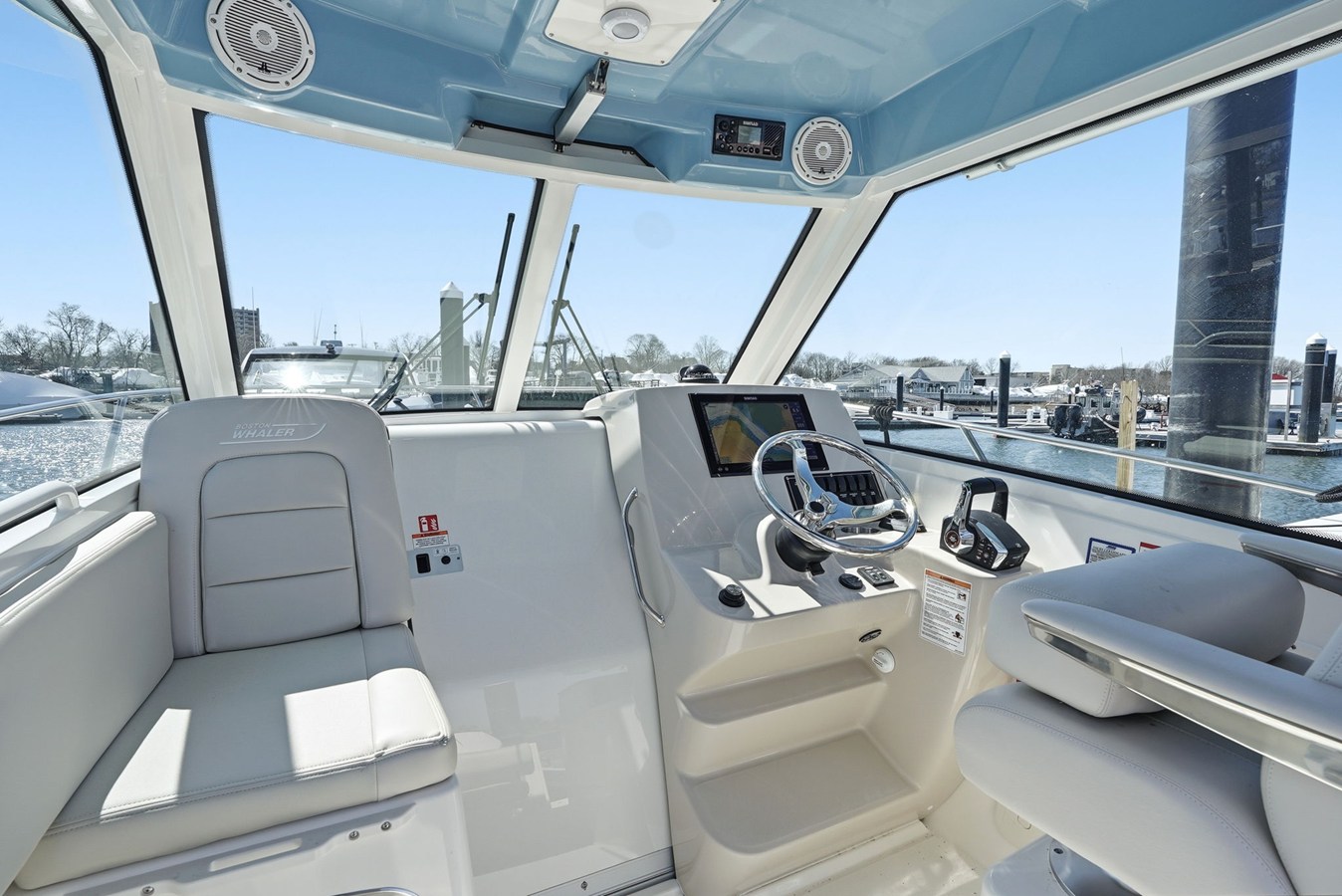 2026 Boston Whaler 285 Conquest 15