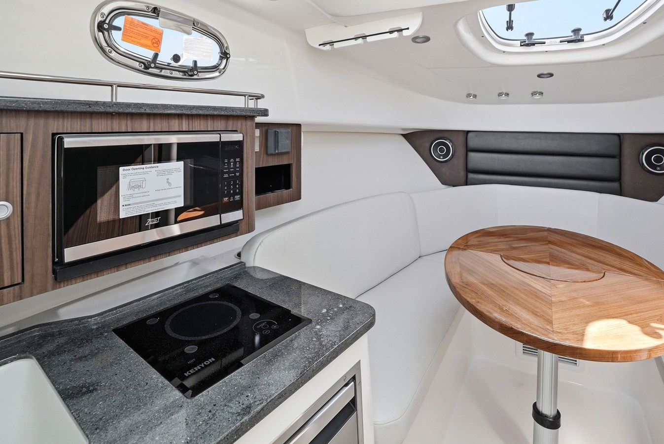 2026 Boston Whaler 285 Conquest 30