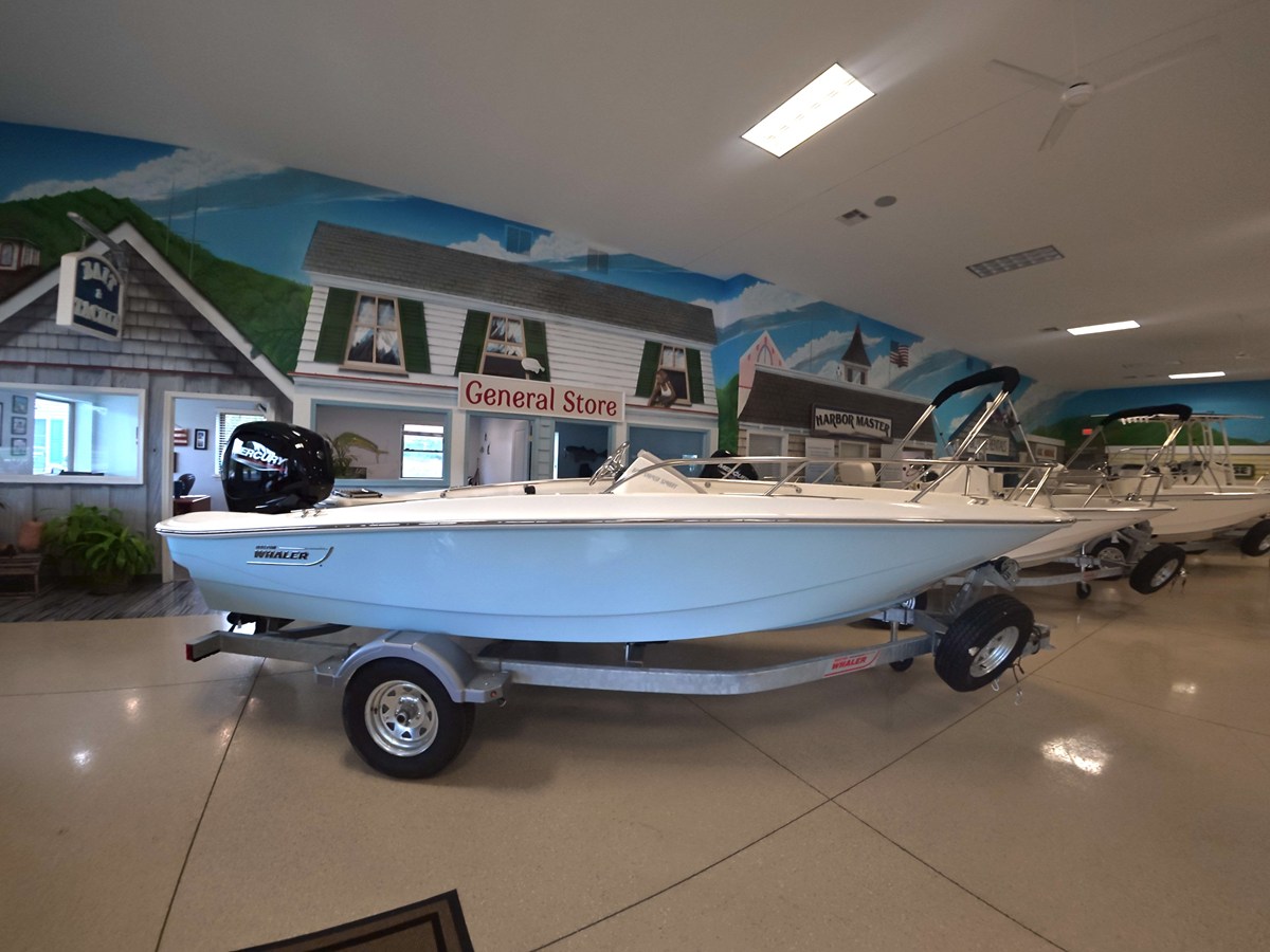 2027 Boston Whaler 160 Super Sport 2