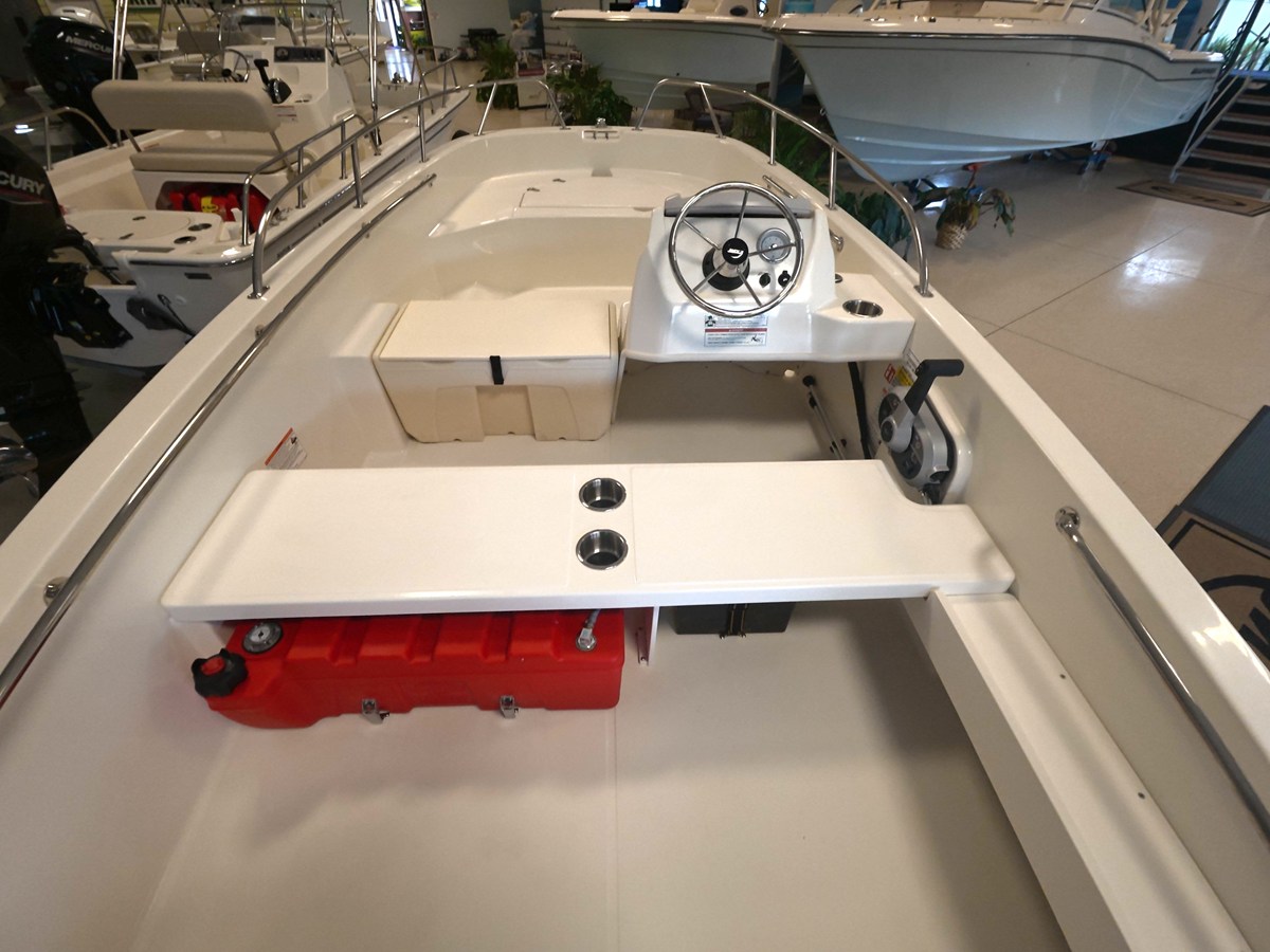 2027 Boston Whaler 160 Super Sport 5