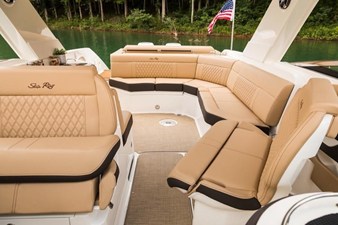 Sea Ray SLX 310 Outboard 10 2025 Sea Ray SLX 310 Outboard 11