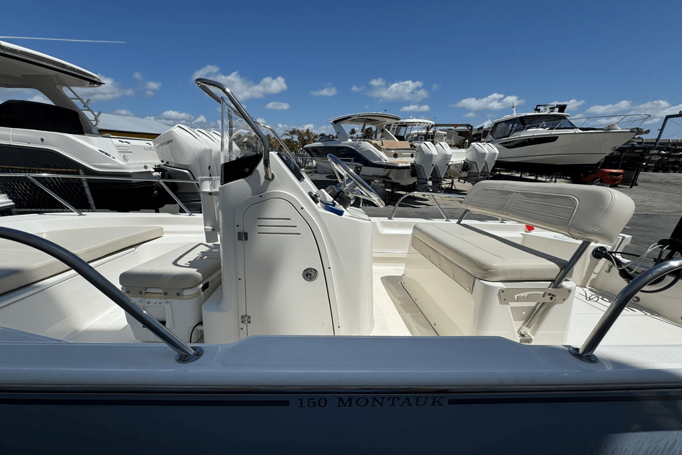2020 Boston Whaler 150 Montauk 9