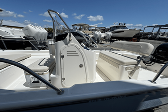 Boston Whaler 150 Montauk 10 2020 Boston Whaler 150 Montauk 11