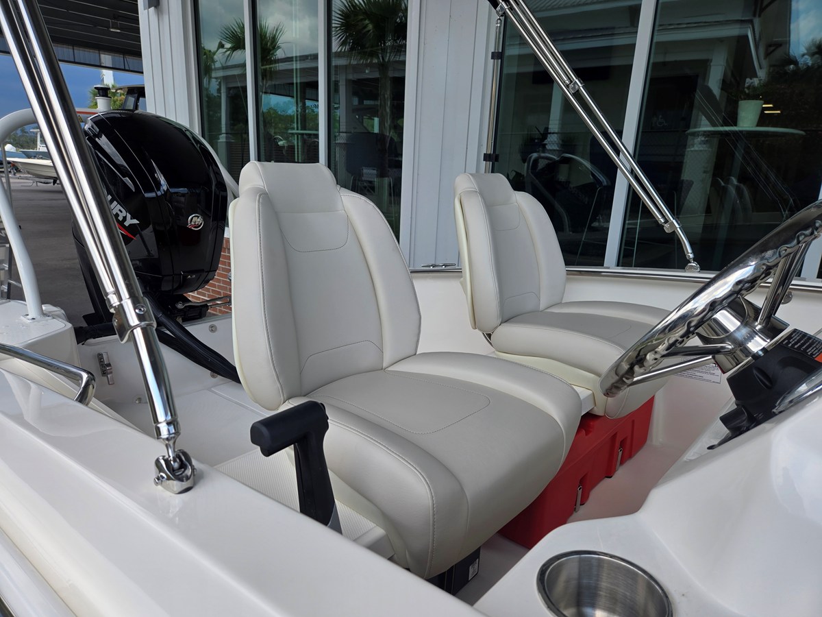 2026 Boston Whaler 160 Super Sport 5