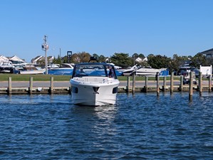Sea Ray SUNDANCER 370 OUTBOARD 2 2026 Sea Ray SUNDANCER 370 OUTBOARD 3