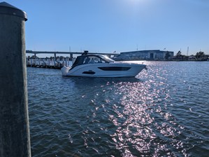 Sea Ray SUNDANCER 370 OUTBOARD 3 2026 Sea Ray SUNDANCER 370 OUTBOARD 4