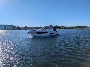 Sea Ray SUNDANCER 370 OUTBOARD 8 2026 Sea Ray SUNDANCER 370 OUTBOARD 9