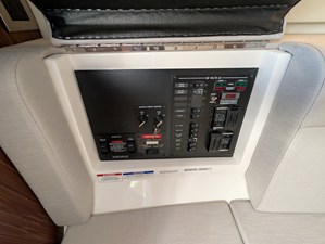 Sea Ray SUNDANCER 370 OUTBOARD 43 2026 Sea Ray SUNDANCER 370 OUTBOARD 44